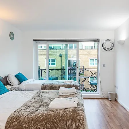 Apartment 2&3 Bedrooms Near Excel - Modern Spacious For Larger Groups *
