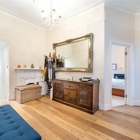 Apartment Stylish Hampstead Flat With Character And Charm