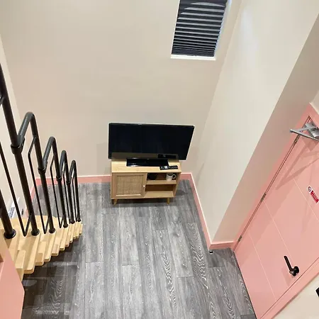 Gasthof Cozy En-suite Loft In Trendy Local London