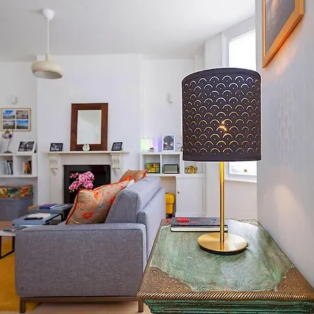 Shirlock - Italianflat * London
