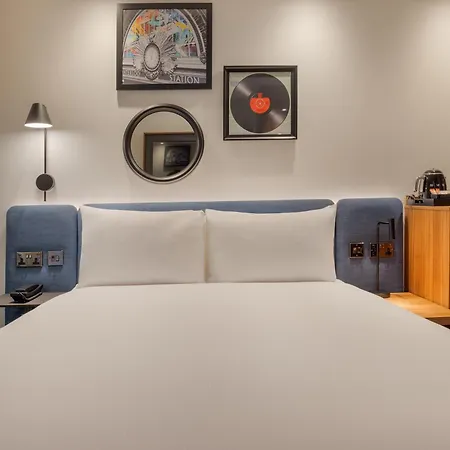 Hampton By Hilton Waterloo Hotel 3*