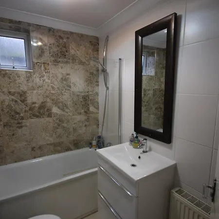 Apartment Two Bedroom Flat St Andrews Road London