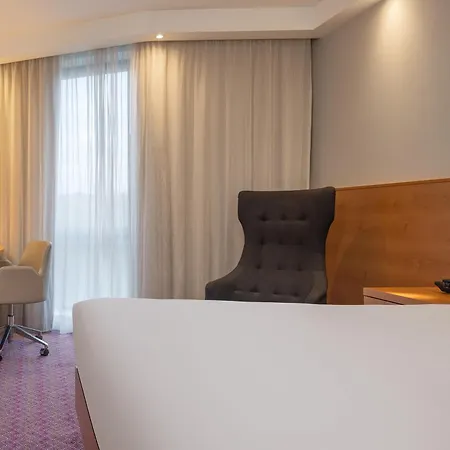 Hotel Hampton By Hilton Waterloo 3*