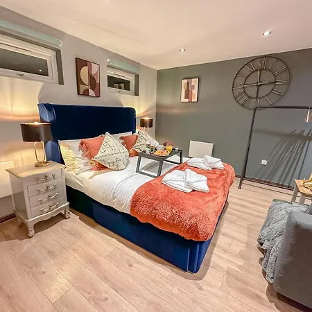 Stunning Garden House - Free Wifi & Parking * Hendon