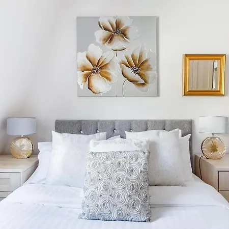 Comfortable 4 Bed Mews Town House Near Hyde Park بيت للعطل *