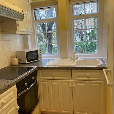 Apartment 1 Bedroom In The Heart Of West London
