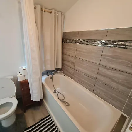 Holiday home 3-bed House In Self-contained In Ladywell *