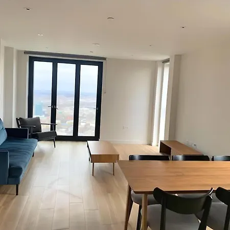 Magnificent At Ten Degrees In Apartment