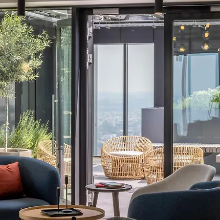 Magnificent At Ten Degrees In Apartment Croydon