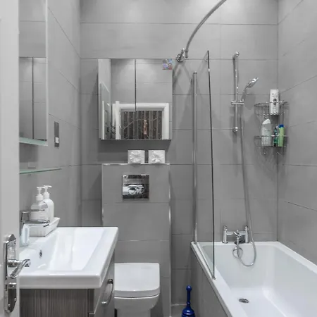 Quirky, Vintage 2 Bed Flat Londres