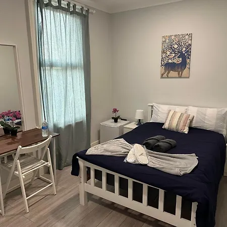 Captivating 1-bed In Apartment London