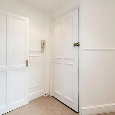 Luxury 2 Bedroom Flat In Balcombe Street London