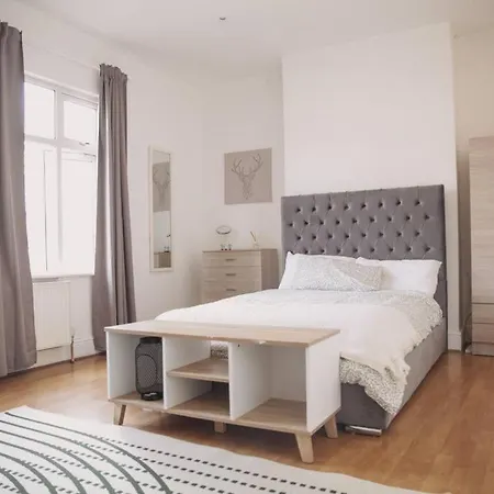 Apartment 2 Bedrooms Flat In Hammersmith *