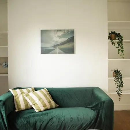2 Bedrooms Flat In Hammersmith London