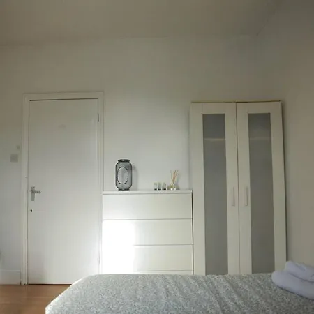 2 Bedrooms Flat In Hammersmith
