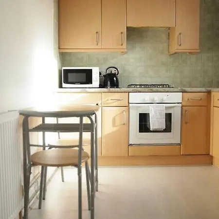 Apartment 2 Bedrooms Flat In Hammersmith London