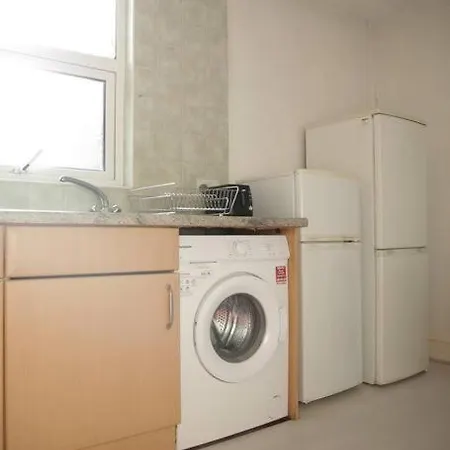 Apartment 2 Bedrooms Flat In Hammersmith