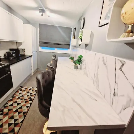 Flat 16 Homedale House