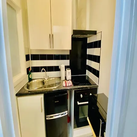 Appartamento Ground Floor Flat Hyde Park Londra