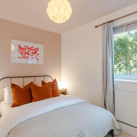 The Clissold, Two Bedroom N5 Apartment *