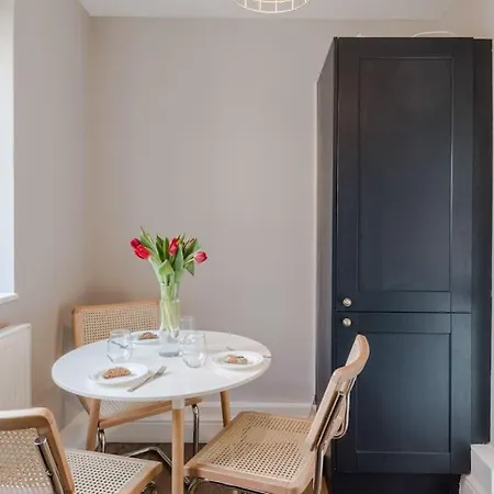 The Clissold, Two Bedroom N5 Apartment