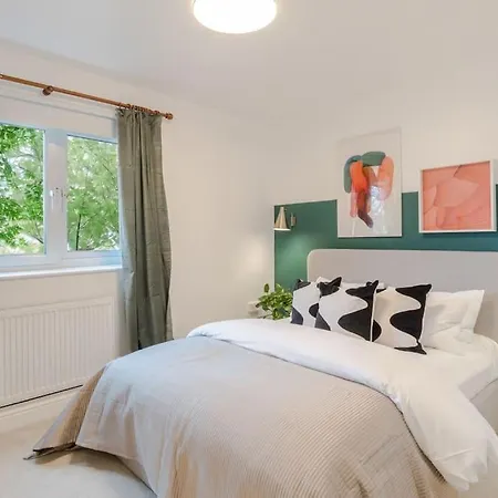 The Clissold, Two Bedroom N5 Apartment *