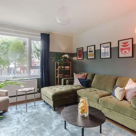 Apartment The Clissold, Two Bedroom N5 London