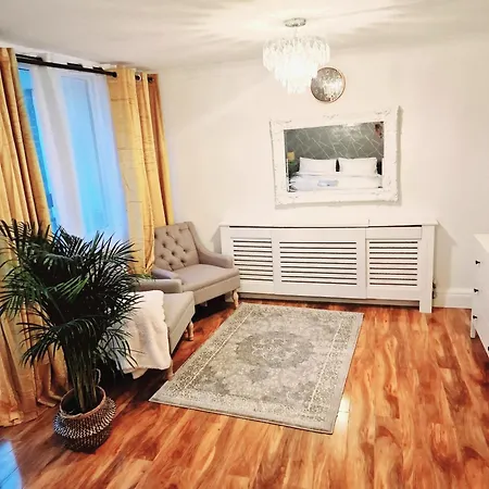 Flat 16 Homedale House *
