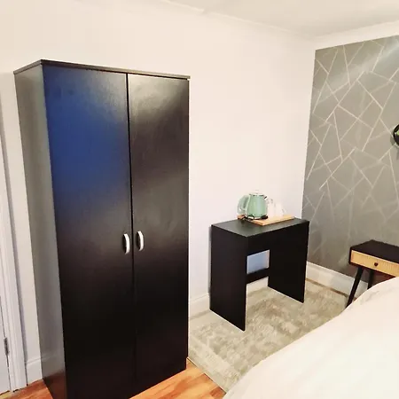 Flat 16 Homedale House * Sutton (Greater London)