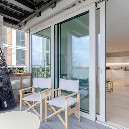 Charm & Convenience 3 Bed Near Excel