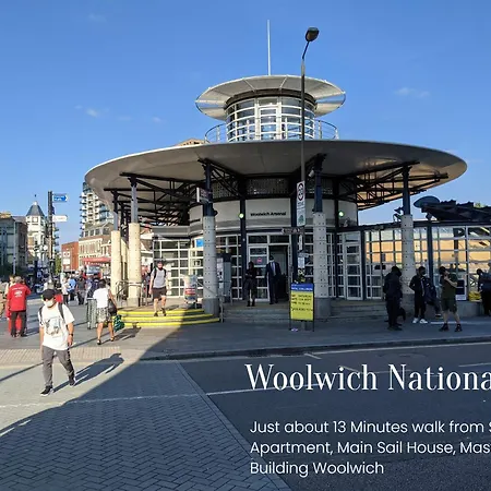 Skyvillion - River Thames Floor By Woolwich Ferry, Mins To Excel, O2 Arena , Airport With Parking * Londyn