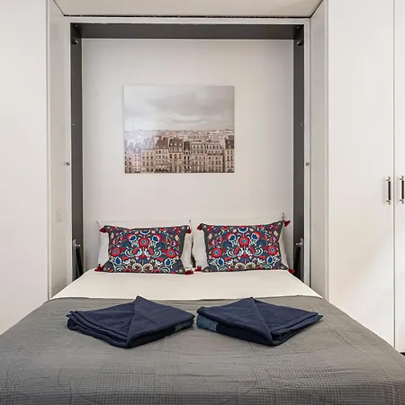 Famous Piccadilly Circus Apartment London