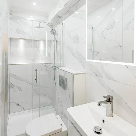 Apartment Roof Haven At Kensington Mews