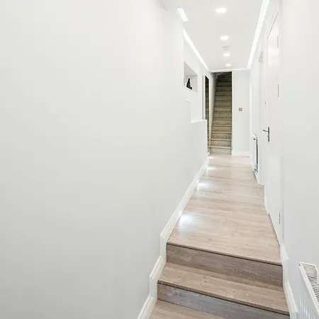 Roof Haven At Kensington Mews