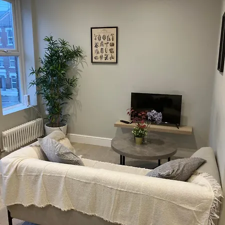Brilliant 2 Bed - 2 The Southwell Apartment London