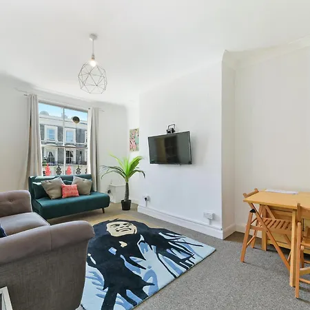 Spacious Maida Vale 2 Bed * London