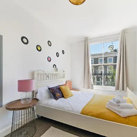 Spacious Maida Vale 2 Bed Apartment *