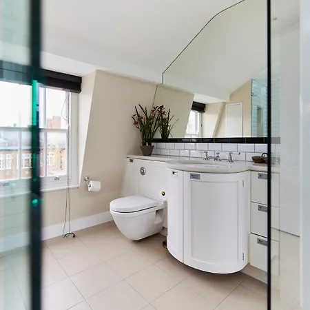The St. Lukes Garden Place - Spacious 4bdr House With Garden And Terrace London
