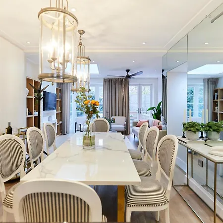 The St. Lukes Garden Place - Spacious 4bdr House With Garden And Terrace London
