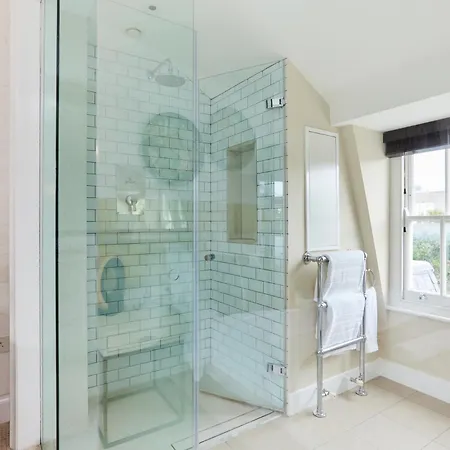 The St. Lukes Garden Place - Spacious 4bdr House With Garden And Terrace Apartment London