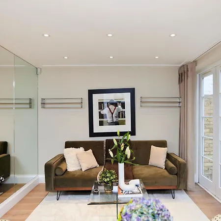 The St. Lukes Garden Place - Spacious 4bdr House With Garden And Terrace London
