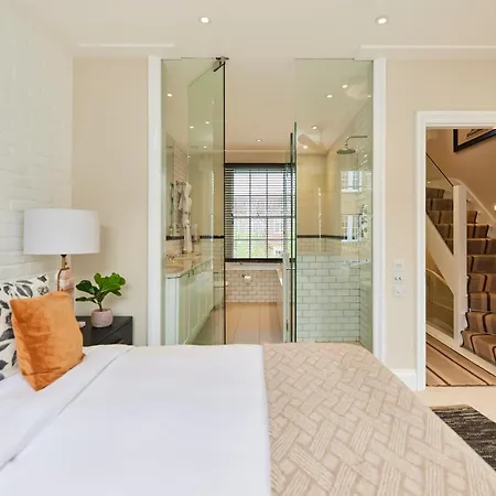 The St. Lukes Garden Place - Spacious 4bdr House With Garden And Terrace London
