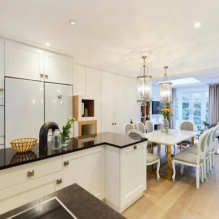 The St. Lukes Garden Place - Spacious 4bdr House With Garden And Terrace *