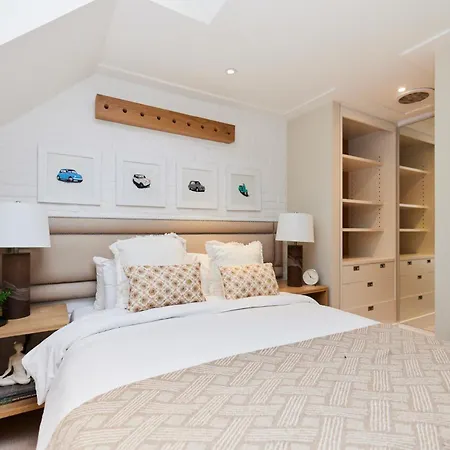 The St. Lukes Garden Place - Spacious 4bdr House With Garden And Terrace Apartment