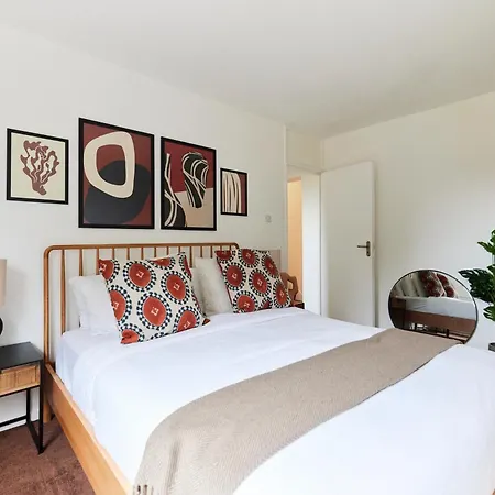 The Kennington Park Crib - Lovely 2bdr Flat With Garden Londra