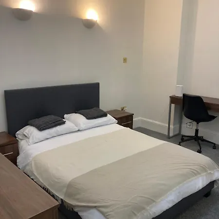Oxford Street Two Bed Apartment *