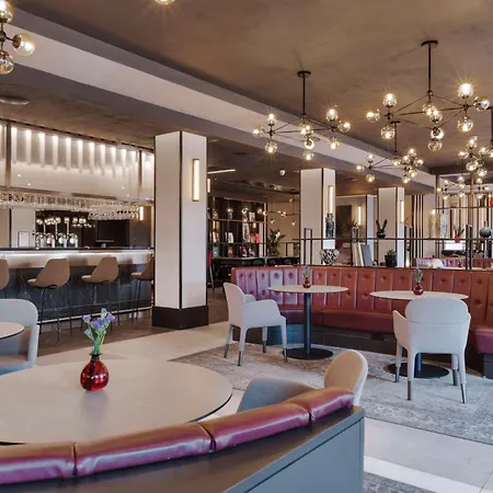 Hotel Radisson Red London Heathrow 4*