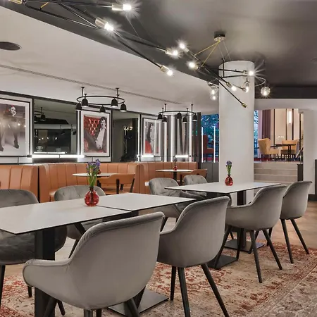 Radisson Red London Heathrow 4* Harmondsworth