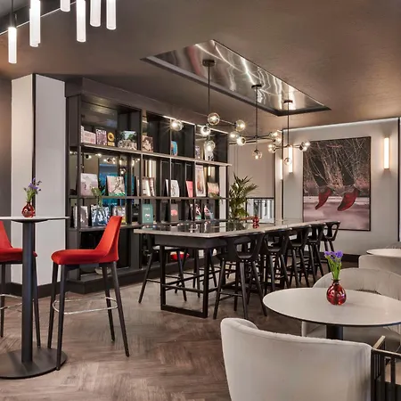 Radisson Red London Heathrow Ξενοδοχείο 4*