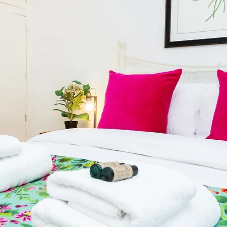 Immense Gorgeous 2br Wbalcony & Office In Chelsea Apartment